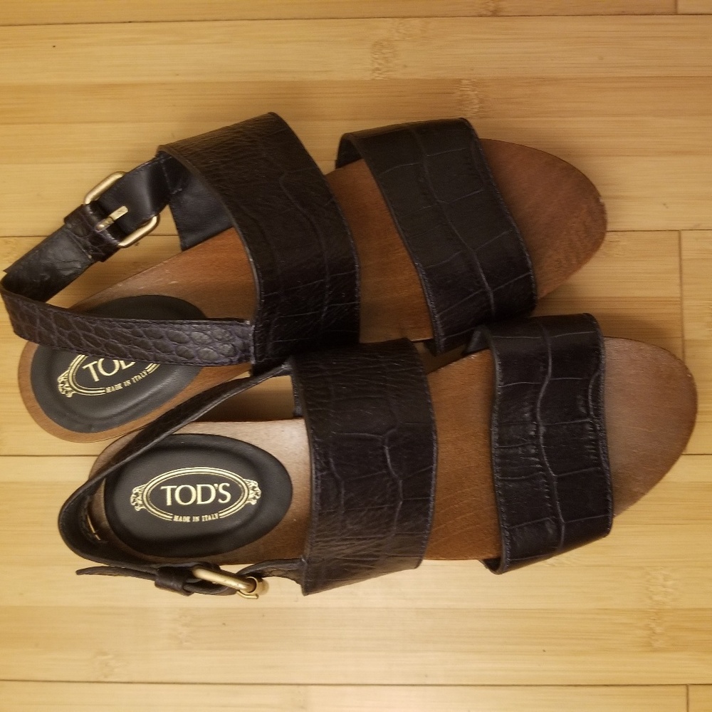 Tod's black leather sandals